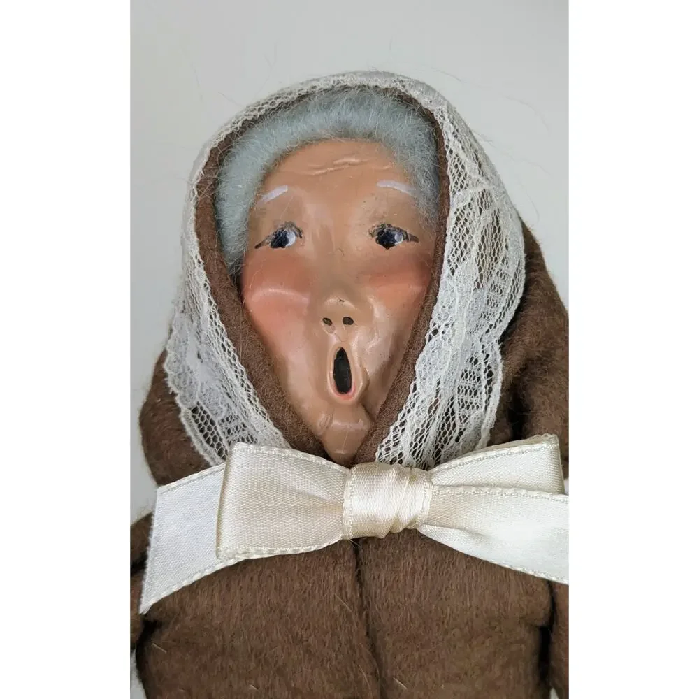 Byers' Choice Caroler Vintage 1988 Woman Pink Skirt w/ Lace Fur Muff Brown Coat